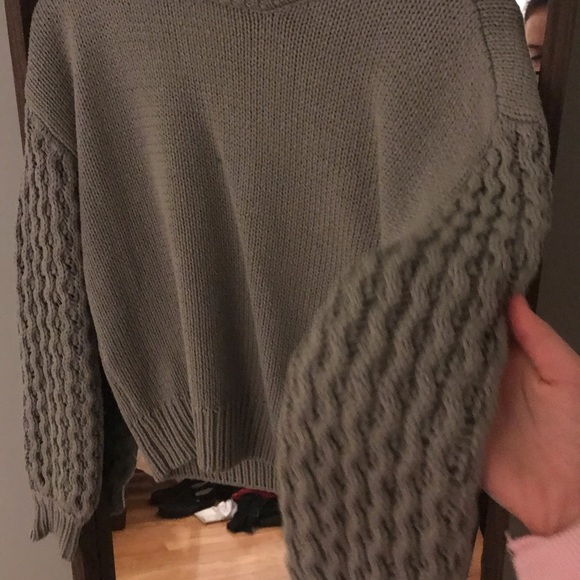 Green Sweater - Picture 3 of 4